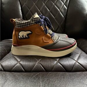 Sorel Out N About IV Classic Varsity Boot Women’s Sz 9